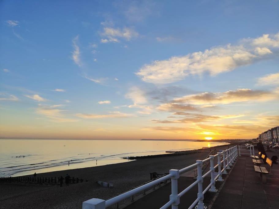 Апартаменты Stunning Seafront Flat,St Leonards Экстерьер фото